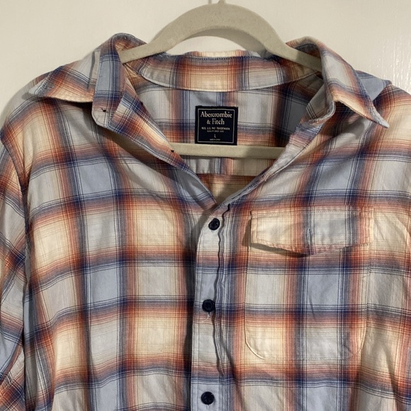 Abercrombie & Fitch Men's Flannel button down - Picture 2 of 3